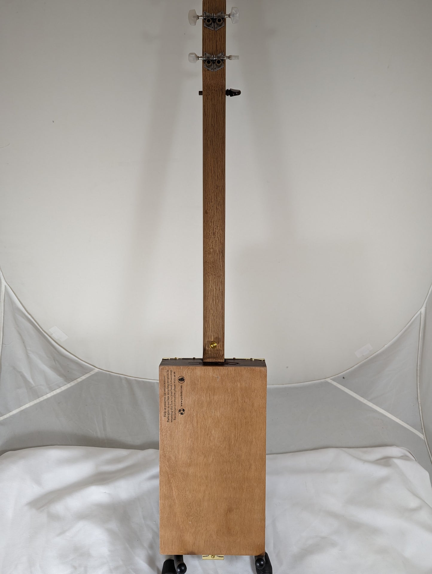 Cigar Box Guitar